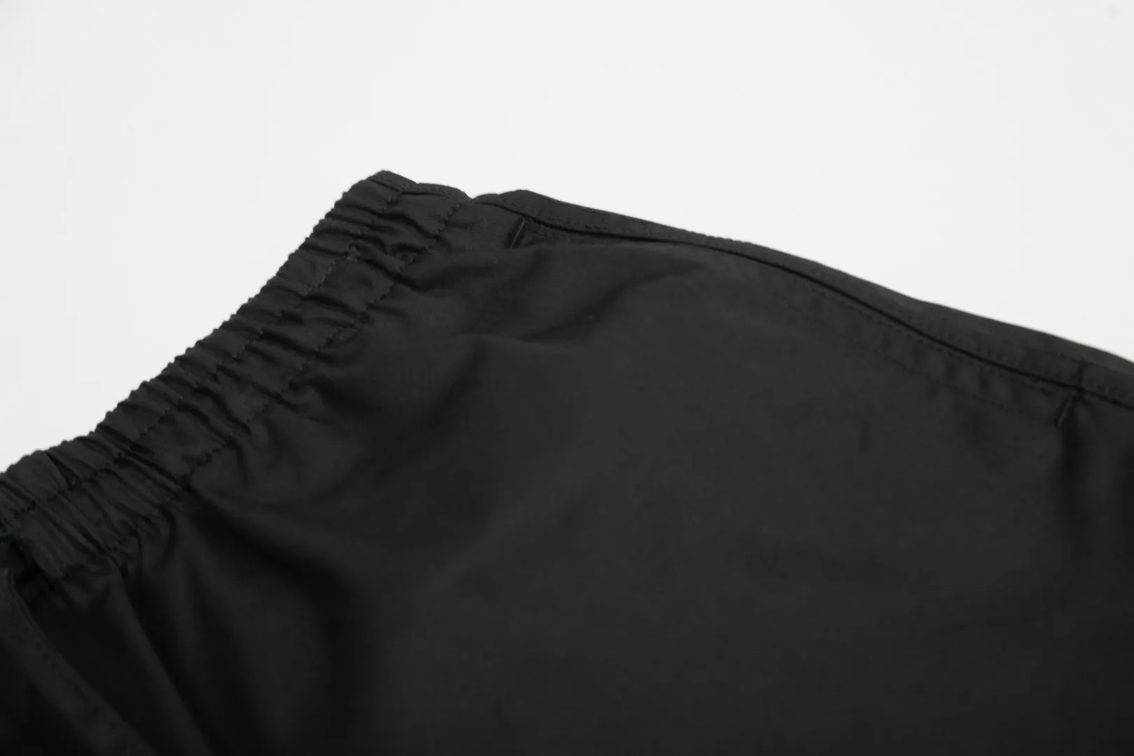 P166 💰 "Top quality" Style number: 1102# [Ralph Lauren Paul small label war horse basic classic shorts] ✅Ralph Lauren Ralph Lauren dopamine war horse small label outdoor shorts ✅Summer fresh, classic and versatile drawstring basic classic shorts ✅Lazy style must-have item The upper body has a fresh feeling ✅Nylon silk floss is smooth and soft, highly breathable and not stuffy ✅Specialized for platform live broadcast, wholesale entity, summer running volume ✅Simple and easy to match, light American style, super great ✅Standard for summer, small and sexy is YYDS, a must-have for petite girls. Size: S-L #Elastic waistline can be stretched. Color: Black, White, Light Blue, Off-white, Pink, Light Green, Khaki